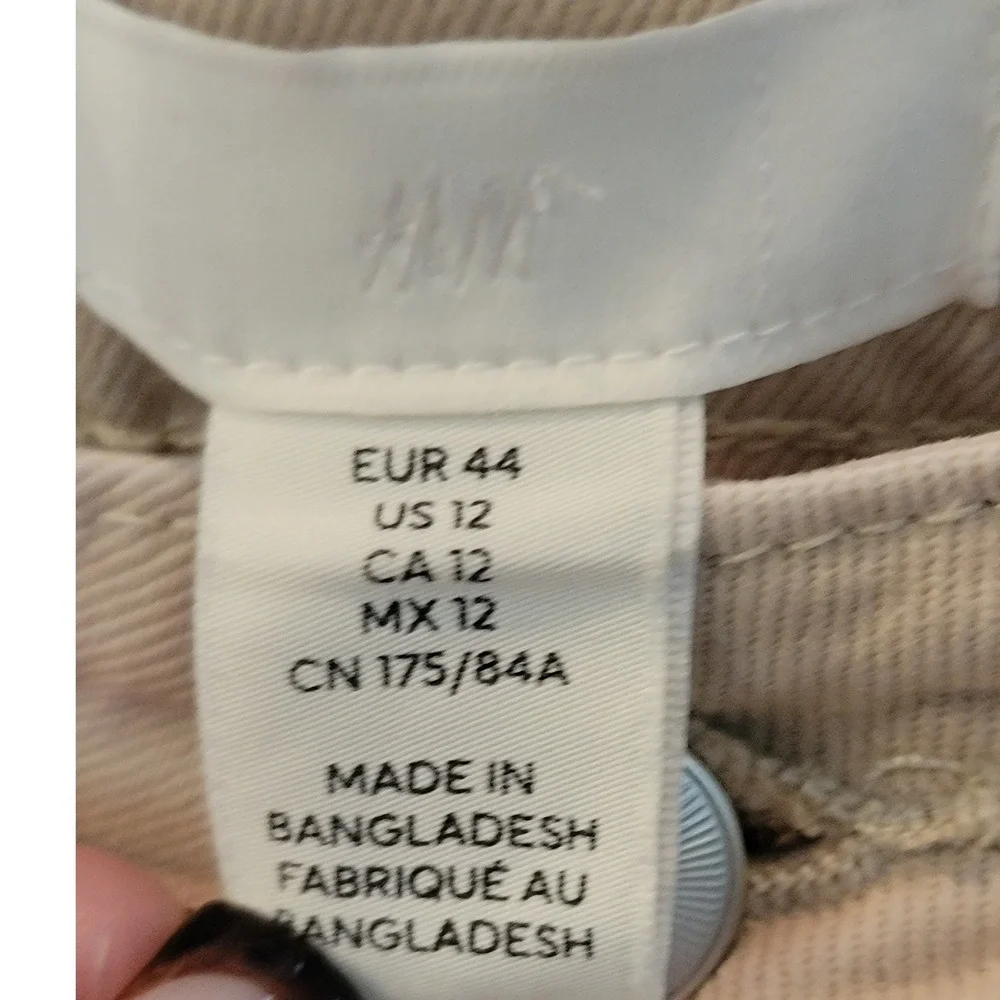 H&M Beige High Waisted Mom Jeans Tan Tapered Leg Denim‎ Pants Womens Size 12